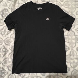 Size Large, Black Nike Men’s Tshirt